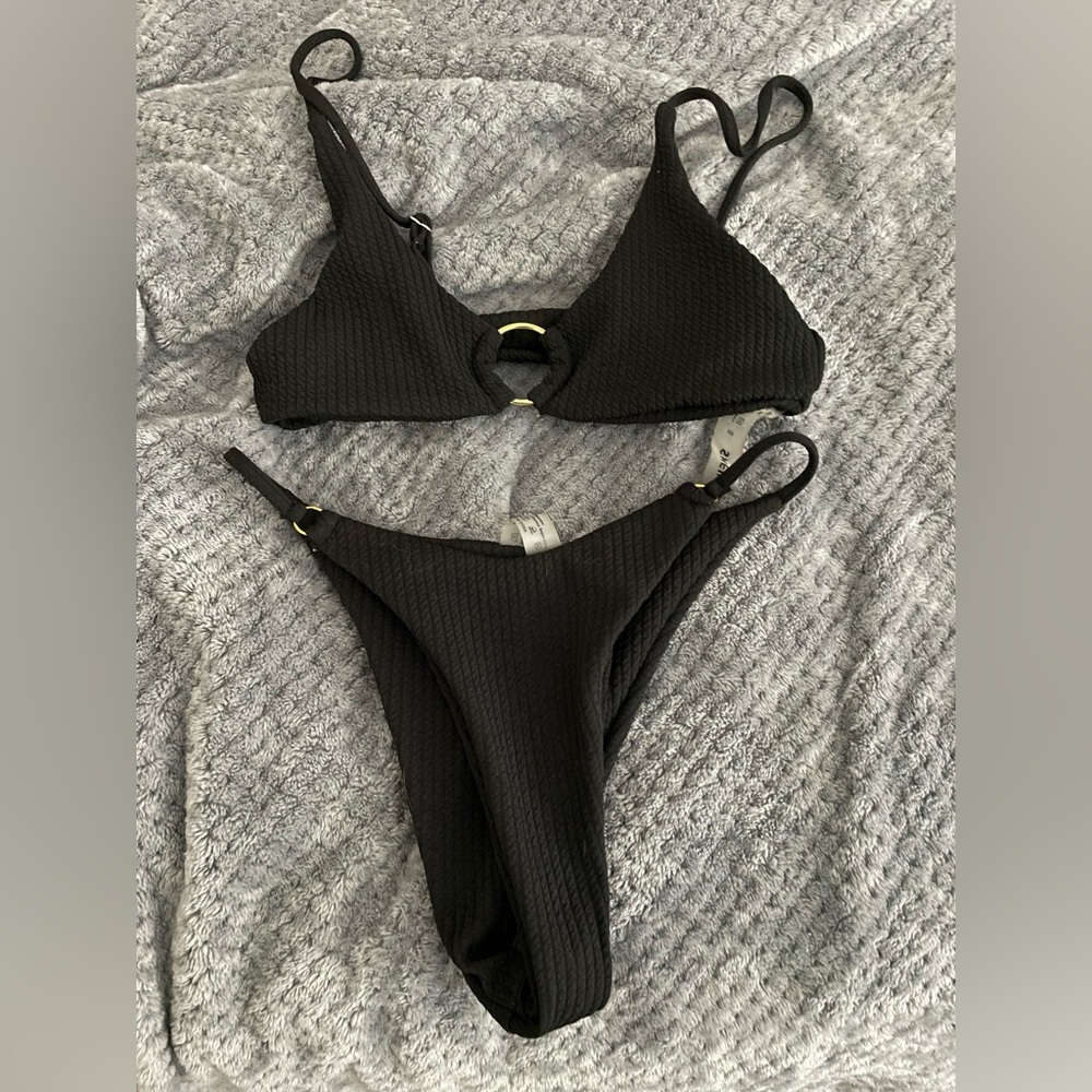 Black bikini